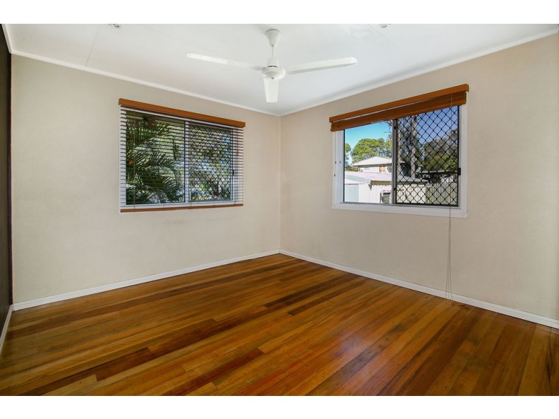 15 Gibbs Street, Riverview QLD 4303