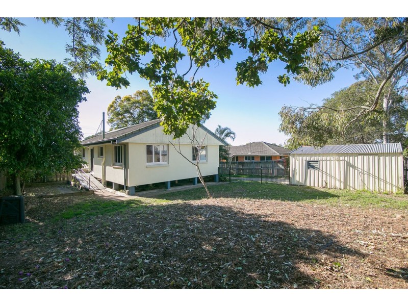 15 Gibbs Street, Riverview QLD 4303
