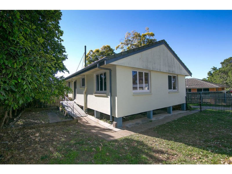 15 Gibbs Street, Riverview QLD 4303