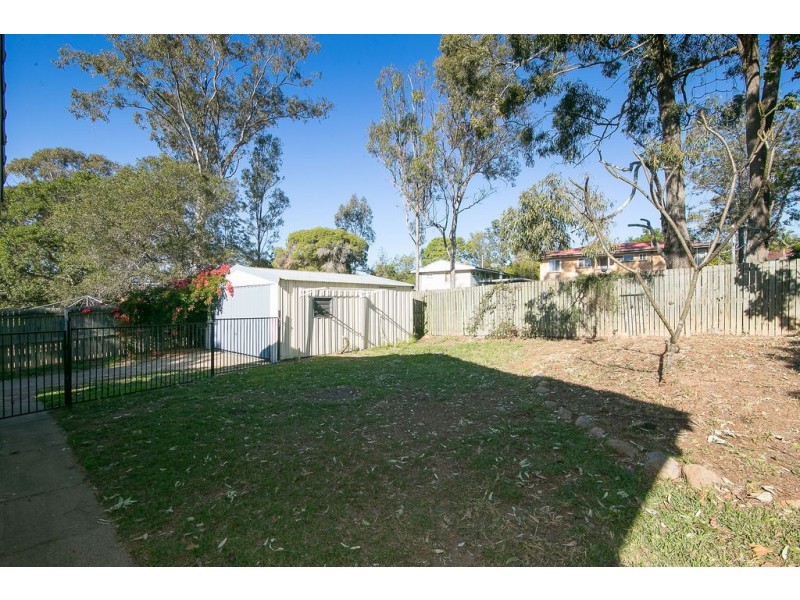 15 Gibbs Street, Riverview QLD 4303