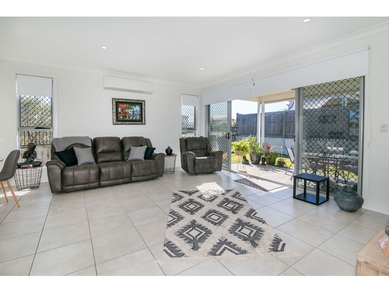 54 Cordeaux Crescent, Redbank Plains QLD 4301