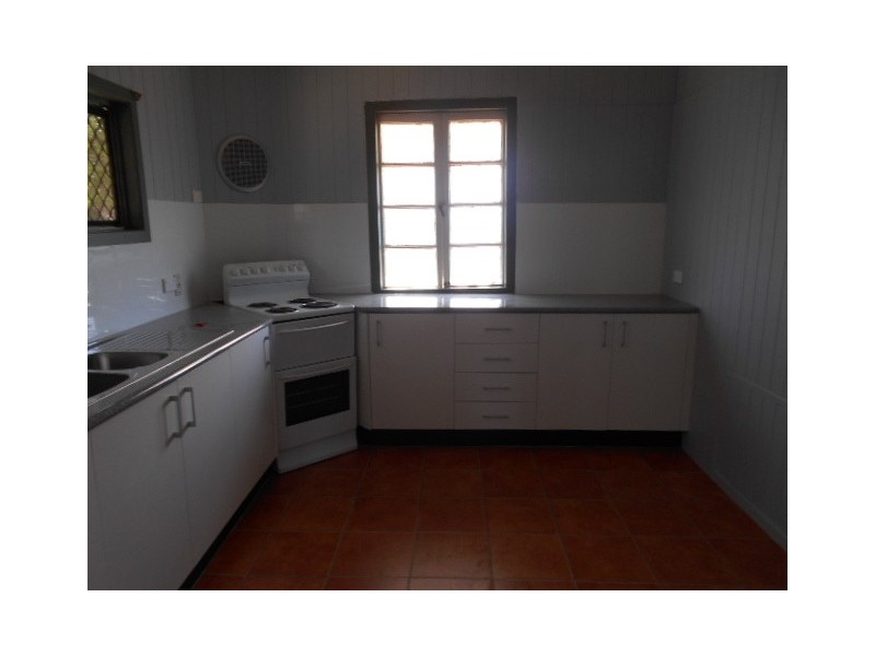 4 William Street, Bundamba QLD 4304