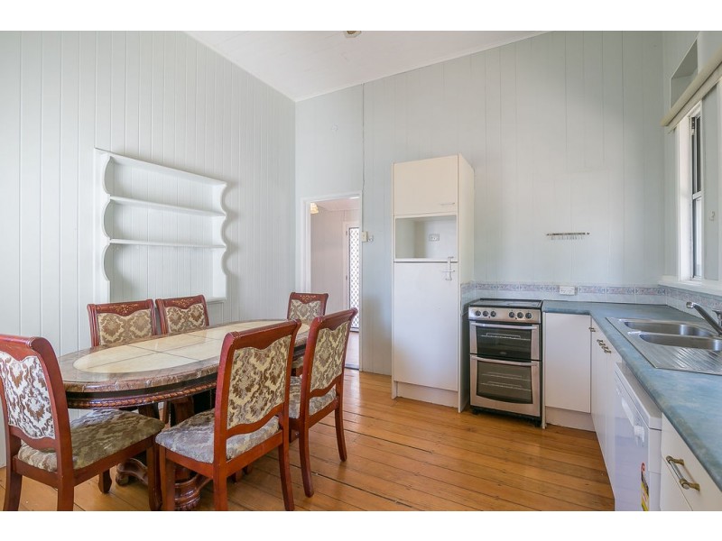 6 Mccosker Street, Riverview QLD 4303