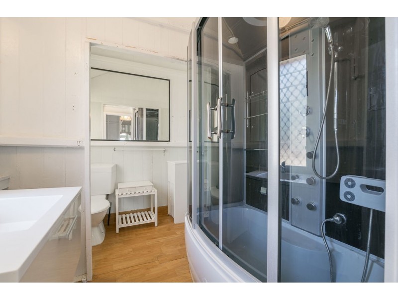 6 Mccosker Street, Riverview QLD 4303