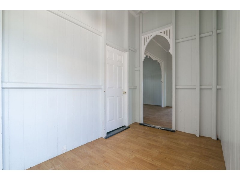 6 Mccosker Street, Riverview QLD 4303