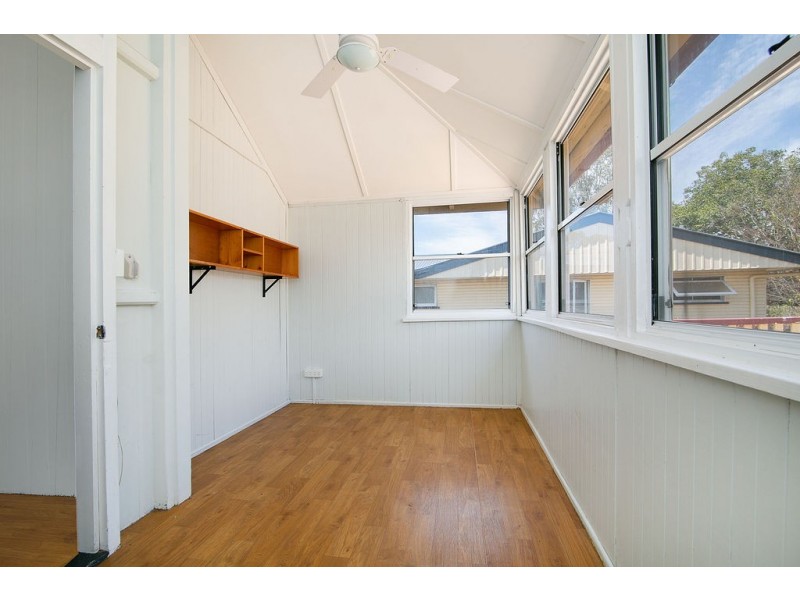 6 Mccosker Street, Riverview QLD 4303