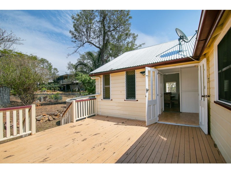 6 Mccosker Street, Riverview QLD 4303