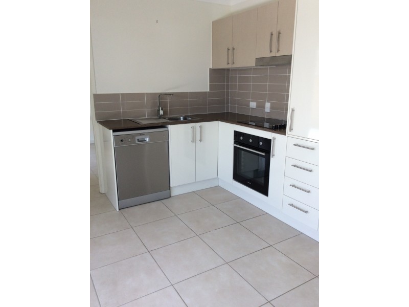 2/4 William Street, Collingwood Park QLD 4301