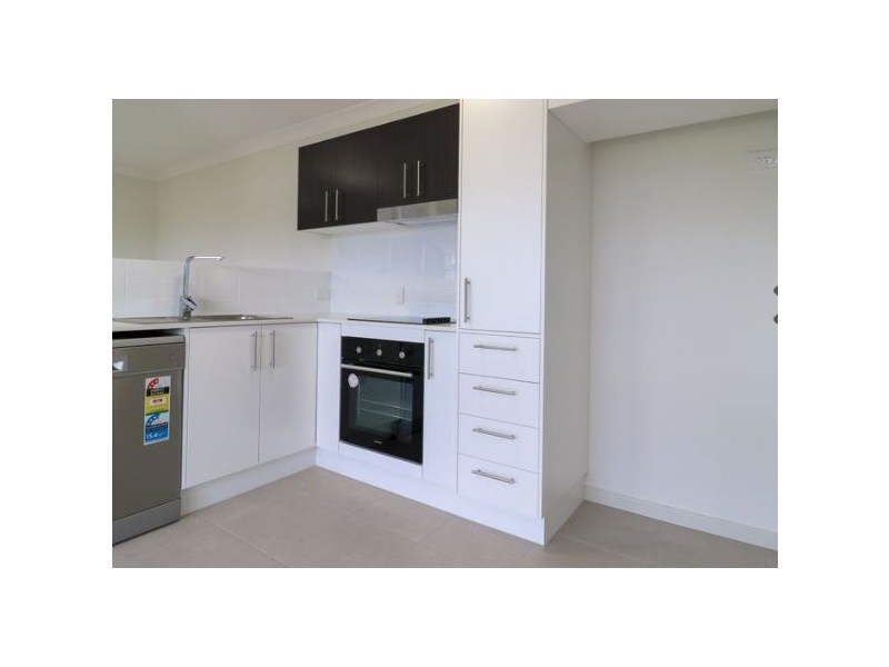 2/4 William Street, Collingwood Park QLD 4301