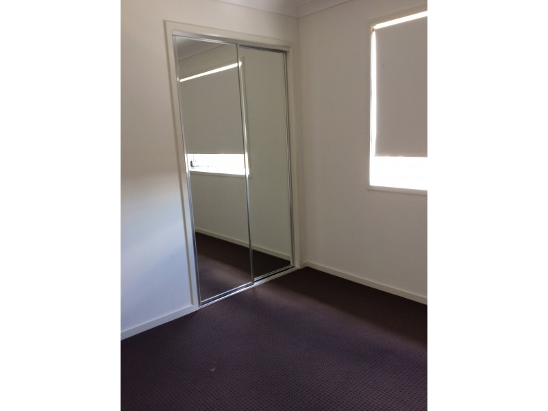 2/4 William Street, Collingwood Park QLD 4301