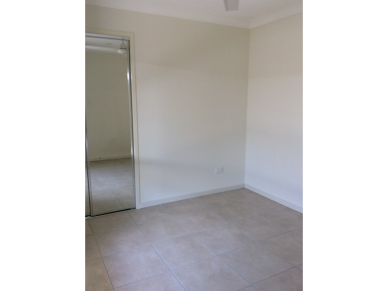 2/4 William Street, Collingwood Park QLD 4301