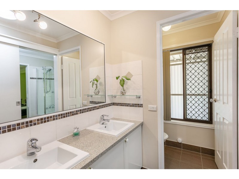 4 PAUL TULLY AVENUE, Collingwood Park QLD 4301
