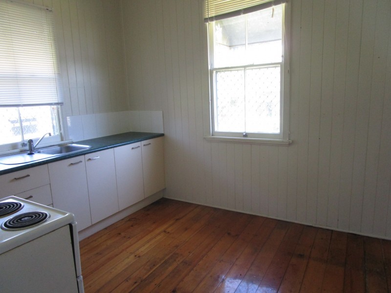 15 SOUTH STATION ROAD, Booval QLD 4304