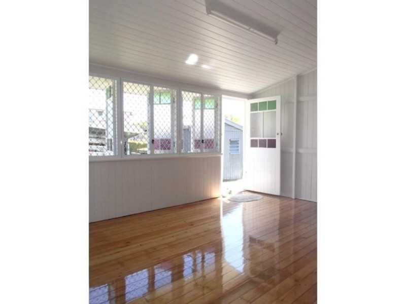 15 SOUTH STATION ROAD, Booval QLD 4304