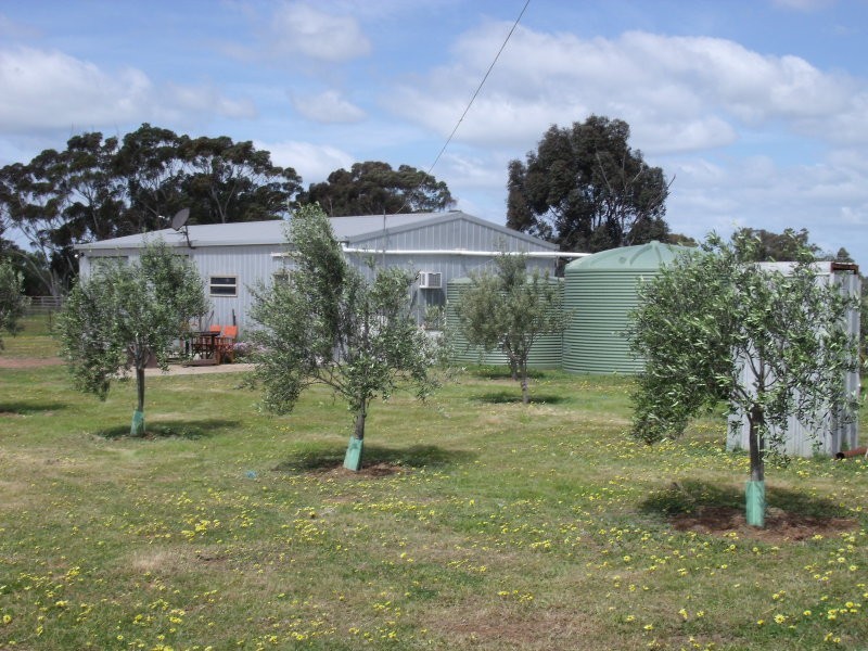 Chamberlain’s Road, Inglewood VIC 3517