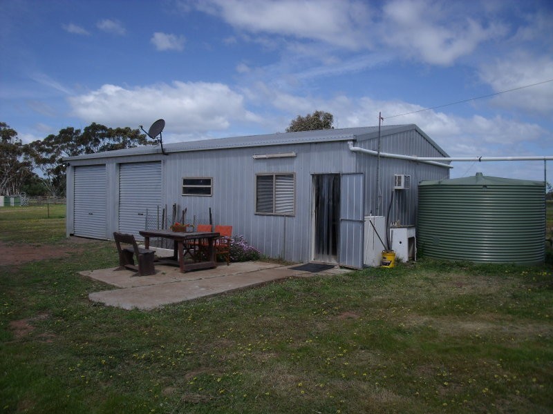 Chamberlain’s Road, Inglewood VIC 3517