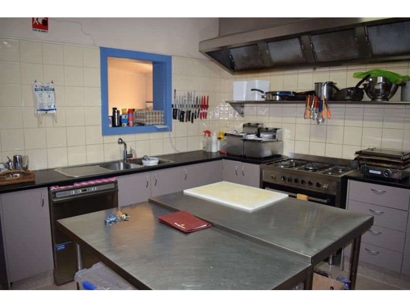 27 High Street, Charlton VIC 3525