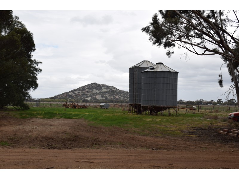 15 Oneil Street, Pyramid Hill VIC 3575