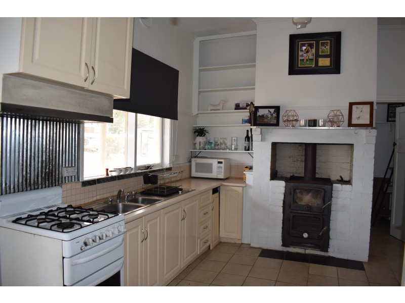 18 Brooke Street, Inglewood VIC 3517