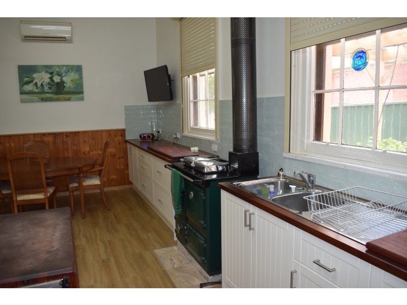 28 High Street, Wedderburn VIC 3518