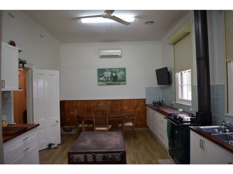 28 High Street, Wedderburn VIC 3518