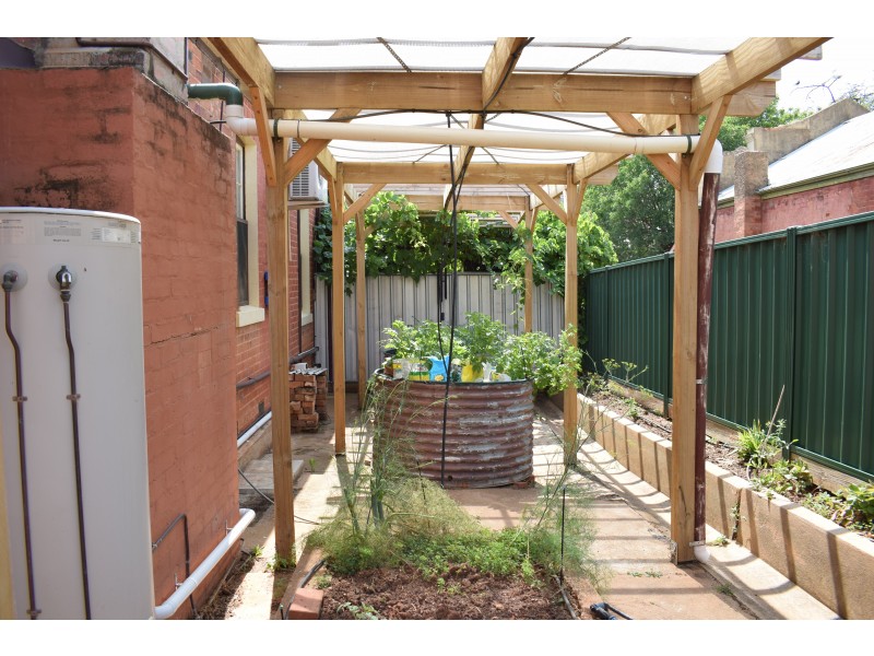 28 High Street, Wedderburn VIC 3518