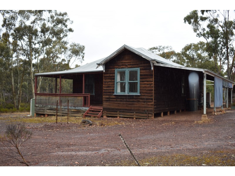 151 Halls Road, Kingower VIC 3517