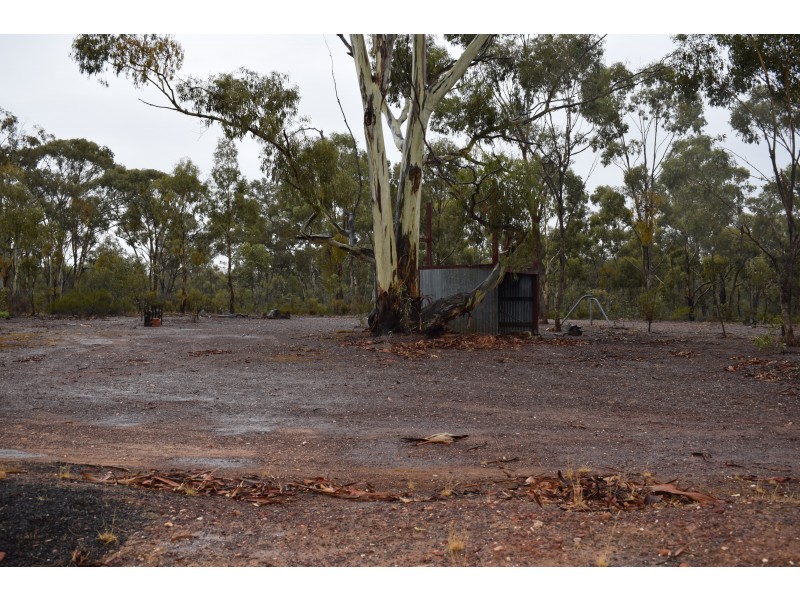 151 Halls Road, Kingower VIC 3517