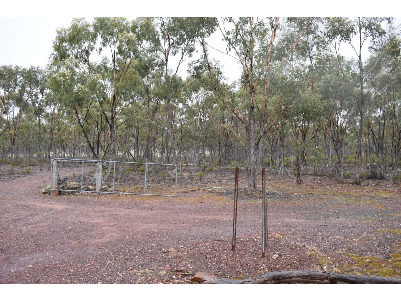 151 Halls Road, Kingower VIC 3517