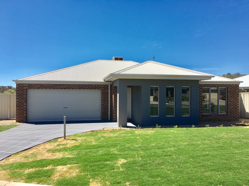 14 Fay Street, Hamilton Valley NSW 2641