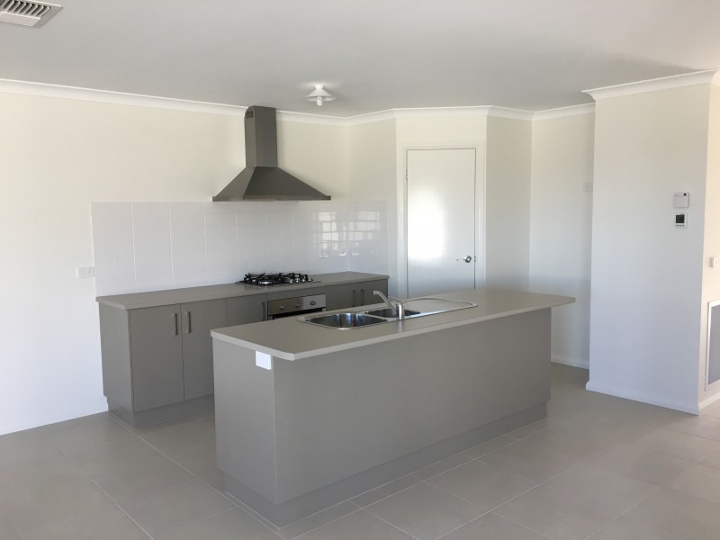 14 Fay Street, Hamilton Valley NSW 2641