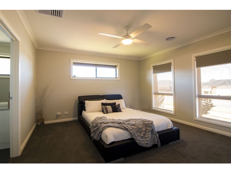 130 Litchfield Drive, Thurgoona NSW 2640