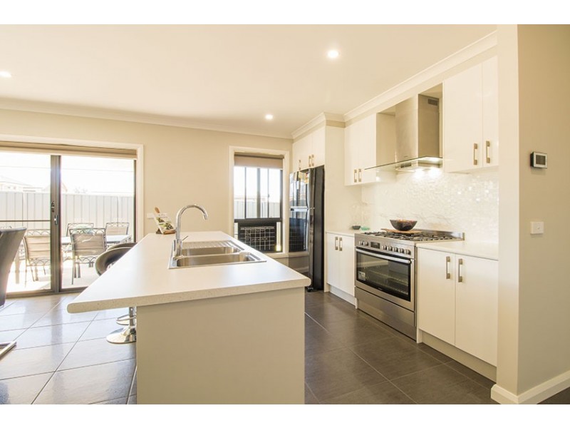 130 Litchfield Drive, Thurgoona NSW 2640