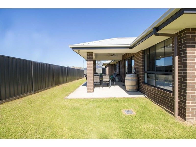 130 Litchfield Drive, Thurgoona NSW 2640