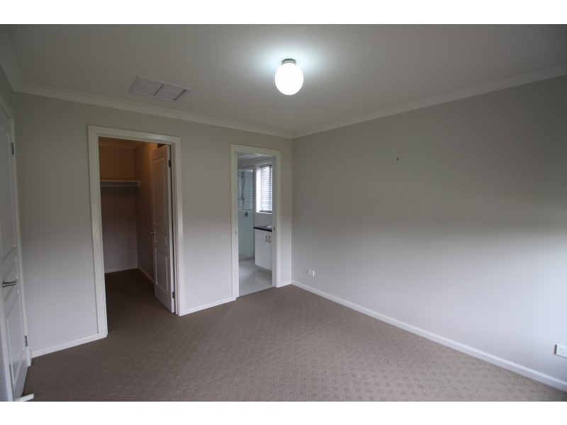 2/232 Rivergum Drive, East Albury NSW 2640