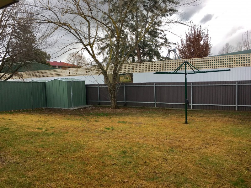 652b Pearsall Street, Lavington NSW 2641