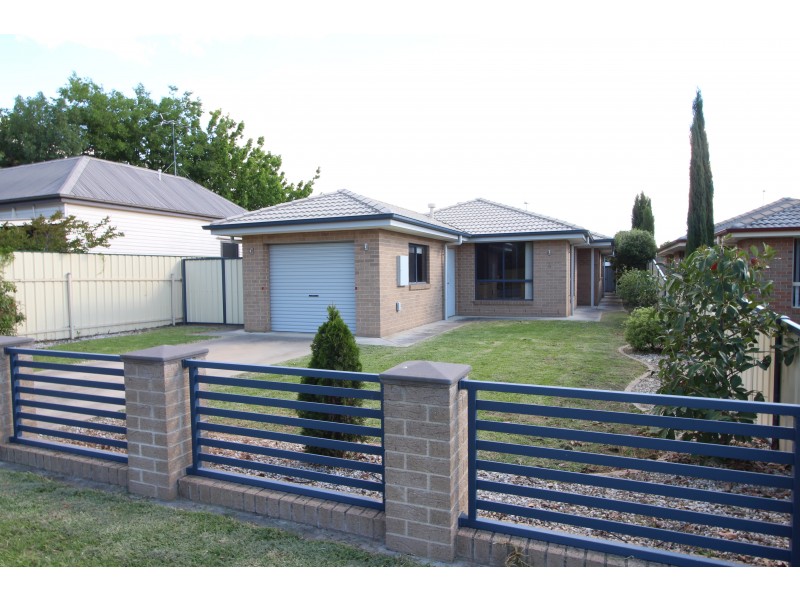 4 Hume Street, Holbrook NSW 2644
