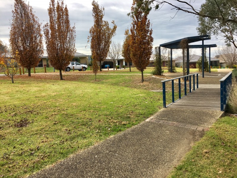 2 Billson Place, Albury NSW 2640