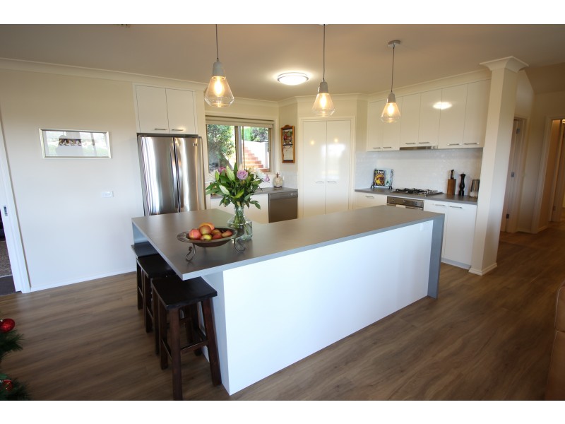 43 Sunrise Terrace, East Albury NSW 2640