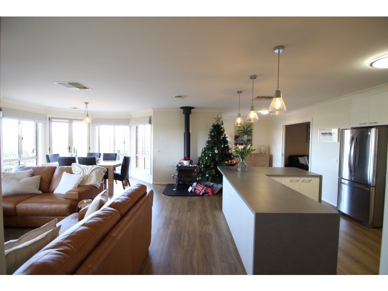 43 Sunrise Terrace, East Albury NSW 2640