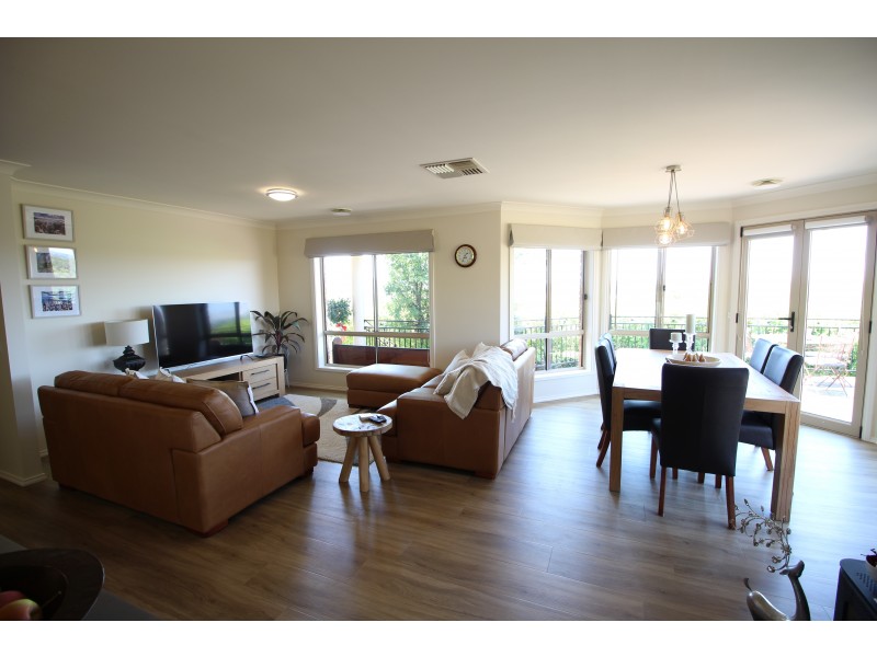 43 Sunrise Terrace, East Albury NSW 2640