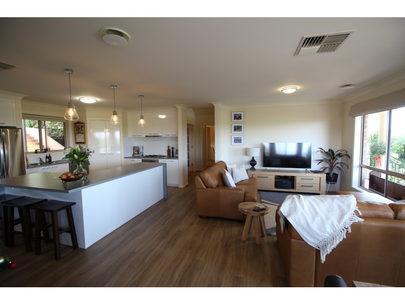 43 Sunrise Terrace, East Albury NSW 2640