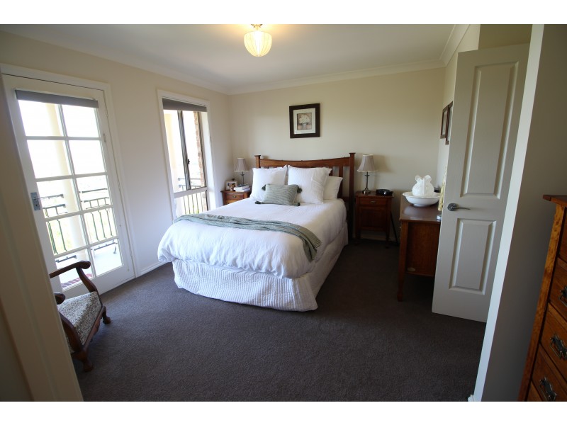 43 Sunrise Terrace, East Albury NSW 2640