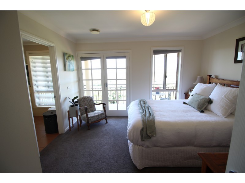 43 Sunrise Terrace, East Albury NSW 2640