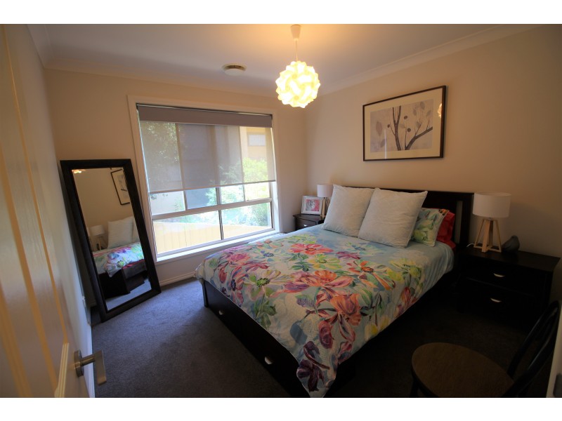 43 Sunrise Terrace, East Albury NSW 2640