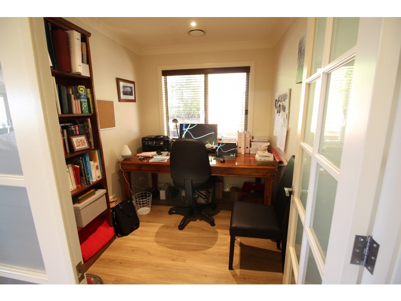 43 Sunrise Terrace, East Albury NSW 2640