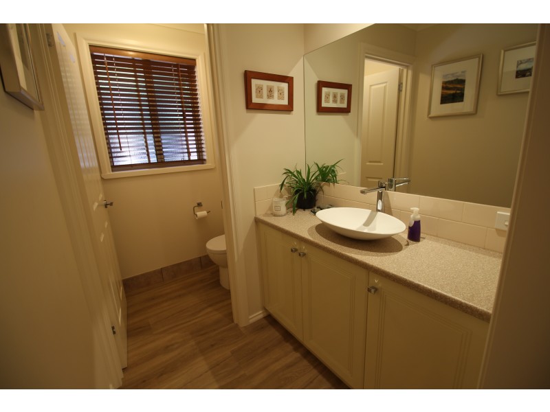 43 Sunrise Terrace, East Albury NSW 2640