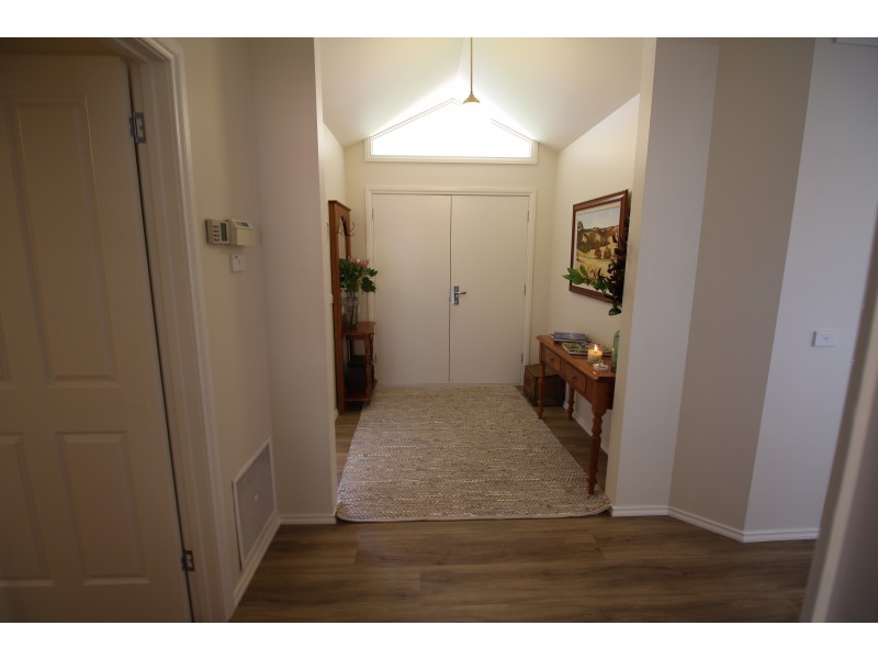 43 Sunrise Terrace, East Albury NSW 2640