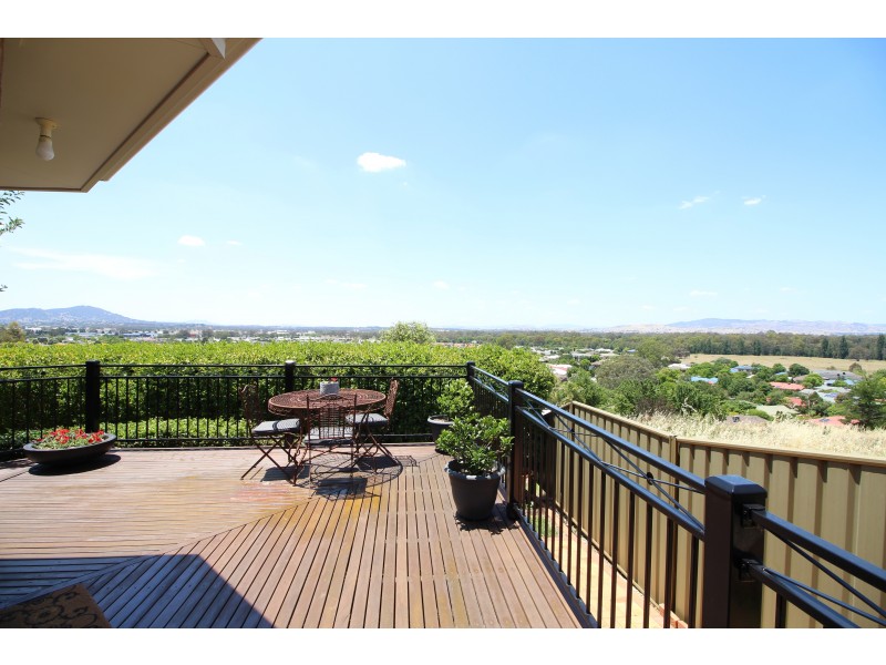 43 Sunrise Terrace, East Albury NSW 2640