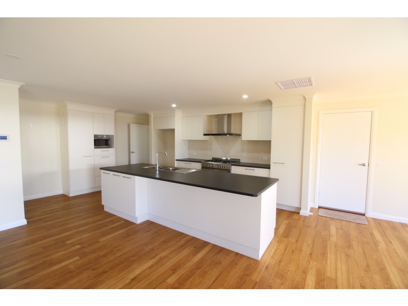 9 Muster Court, Thurgoona NSW 2640